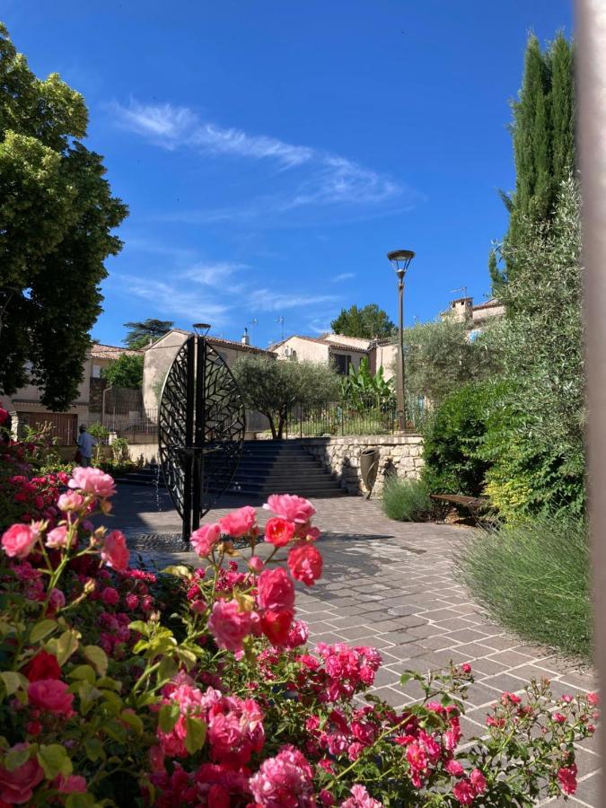 T2 Classe 2* Calme Au Coeur Du Village Provencale Греу-ле-Бен Екстер'єр фото